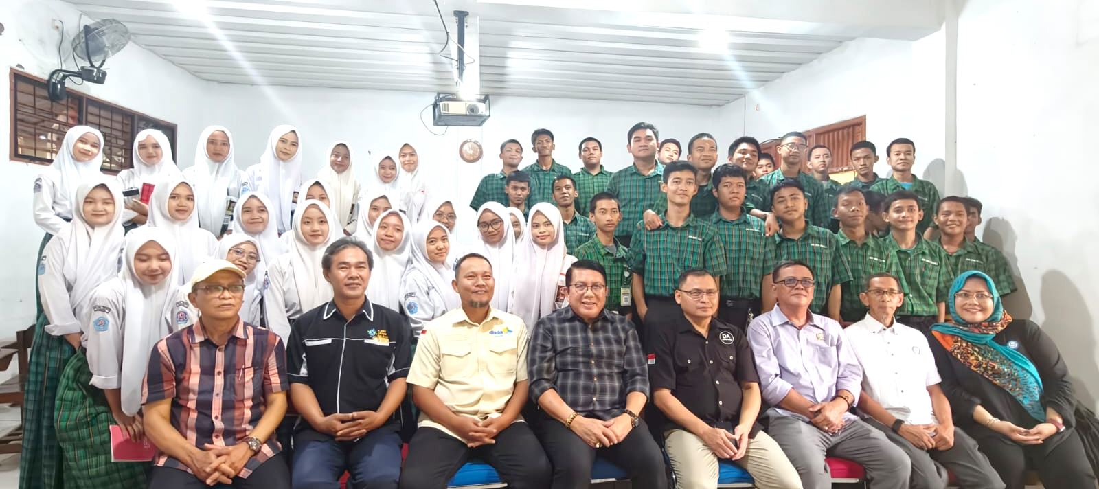 Acara Sosialisasi Program Sekolah Siap Kerja (SSK) di SMK Bina Teknika Cileungsi